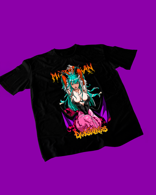 Polera negra Darkstalkers con diseño de Morrigan Aensland