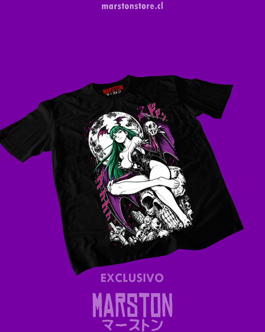 Polera negra Darkstalkers con diseño de Morrigan Aensland