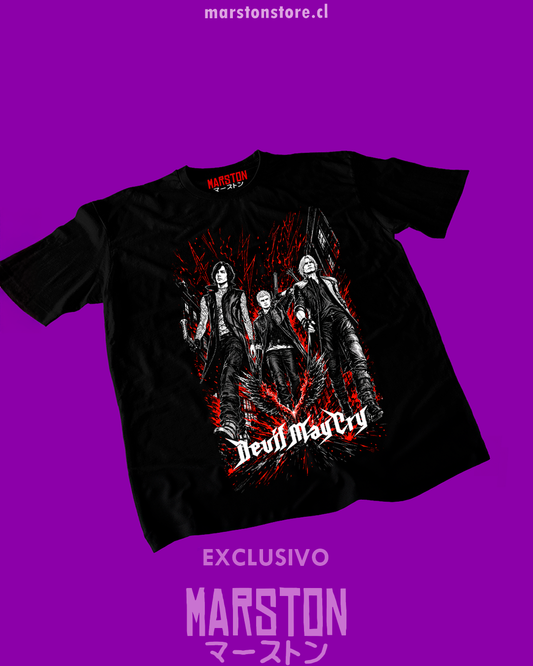 Polera negra con diseño de Devil May Cry