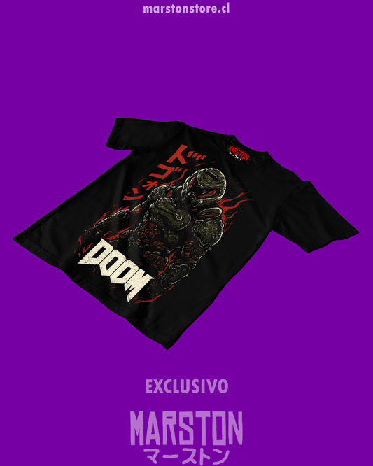 Polera negra con diseño de Doom