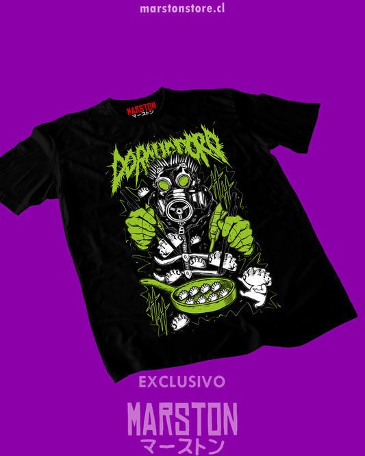 Polera negra Dorohedoro con diseño de Kaiman