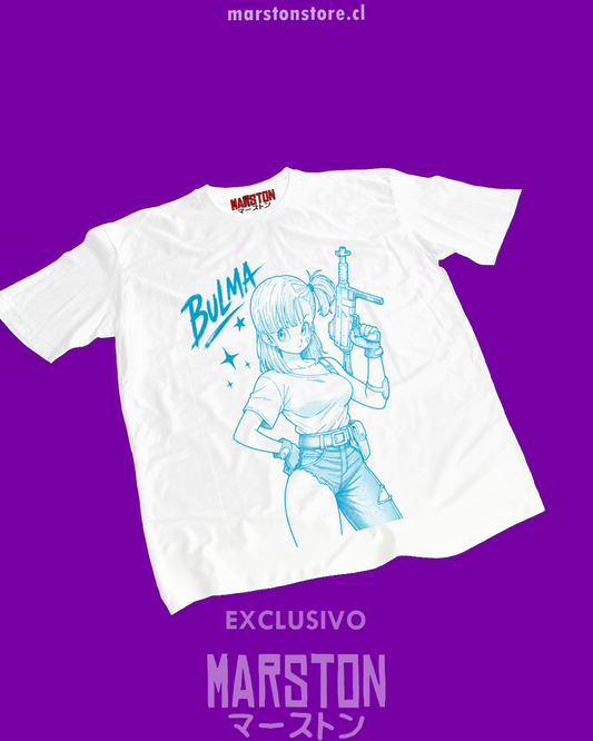Polera blanca Dragon Ball con diseño de Bulma