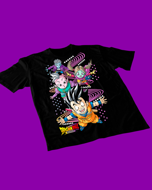 Polera negra con diseño de Dragon Ball Daima