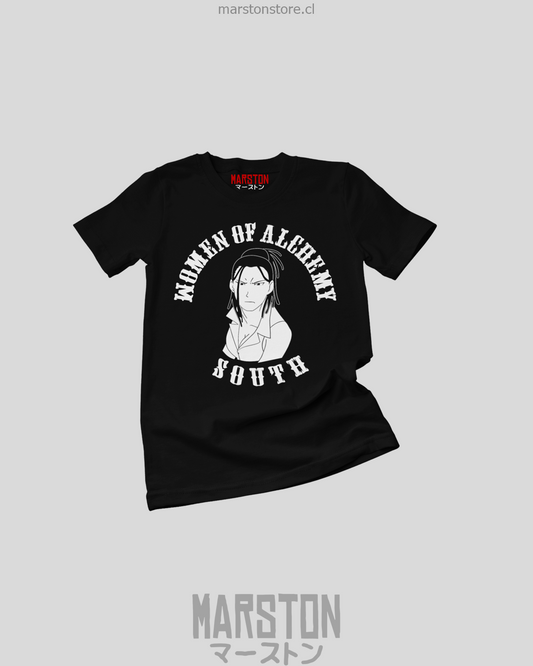 Polera negra Fullmetal Alchemist con diseño de Izumi Curtis