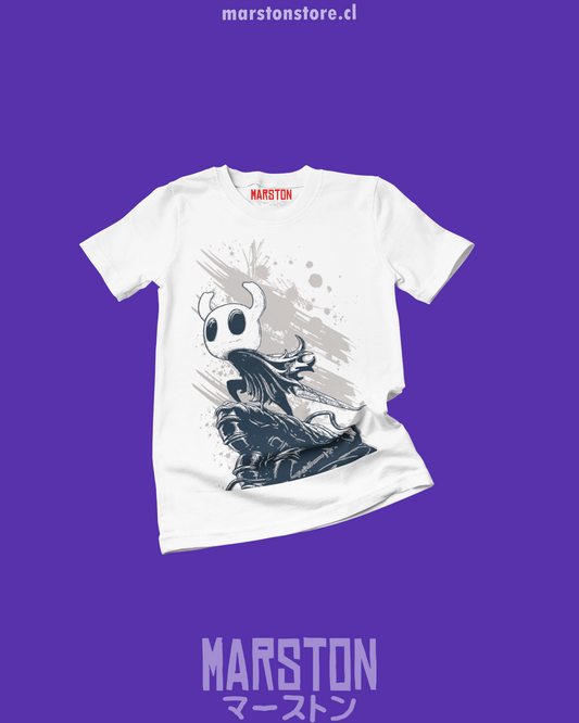 Polera blanca Hollow Knight con diseño de The Knight