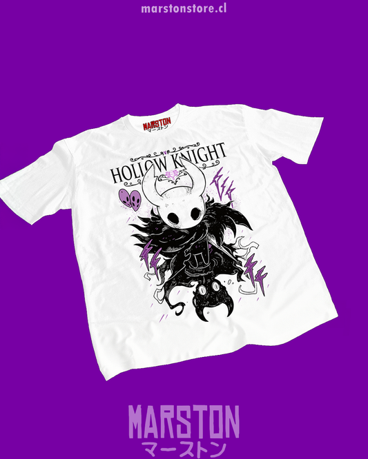 Polera blanca Hollow Knight con diseño de The Knight