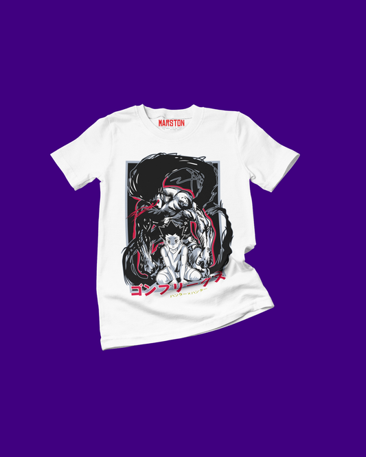 Polera blanca Hunter x Hunter con diseño de Gon Freecss