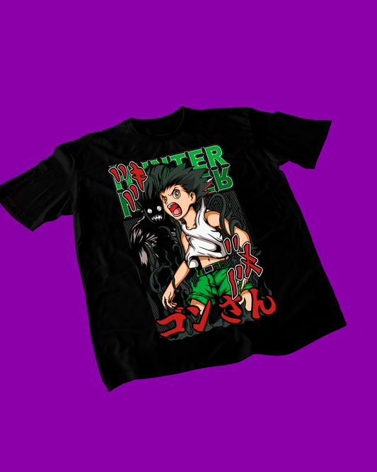 Polera negra Hunter x Hunter con diseño de Gon Freecss