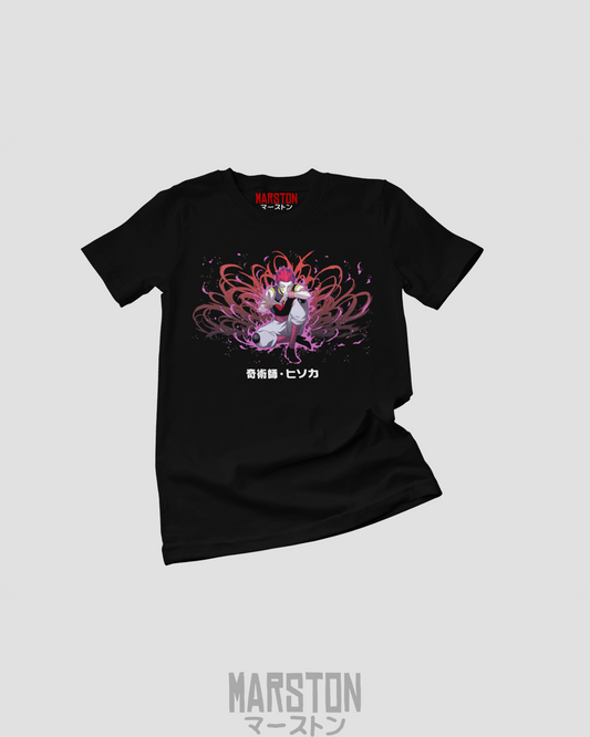 Polera negra Hunter x Hunter con diseño de Hisoka Morow