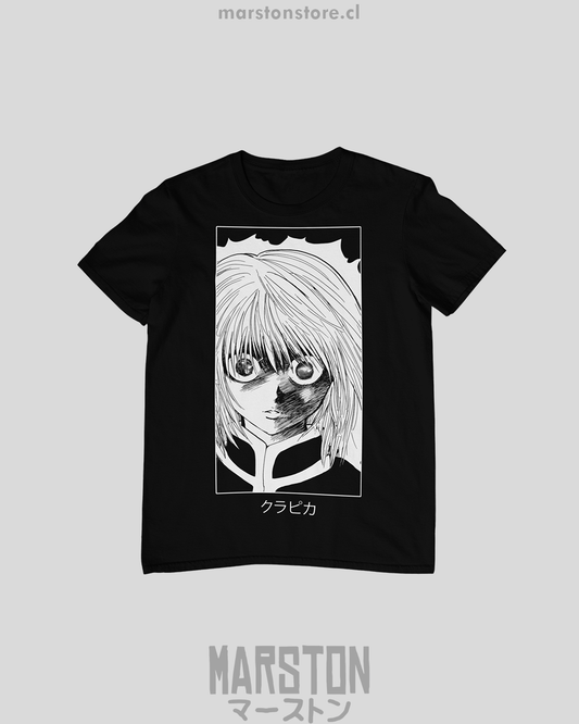 Polera negra Hunter x Hunter con diseño de Kurapika