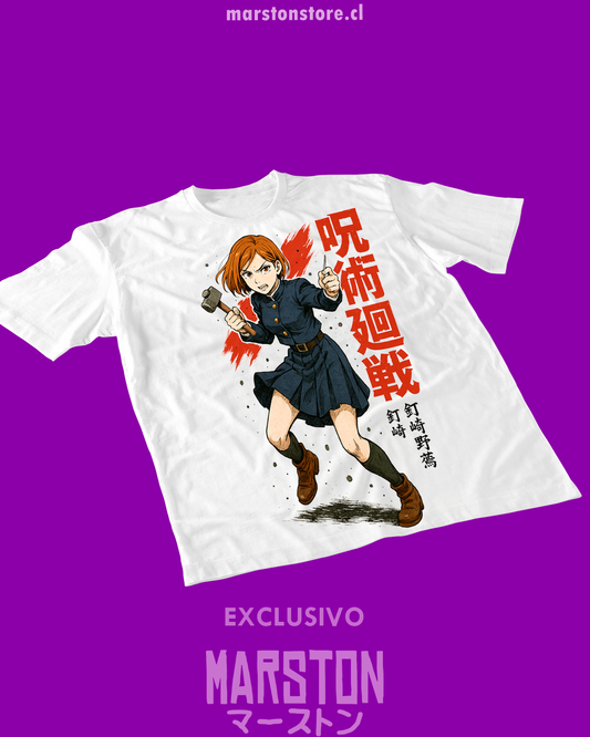 Polera blanca Jujutsu Kaisen con diseño de Nobara Kugisaki