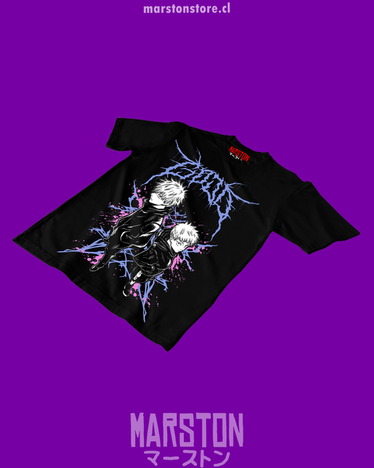 Polera negra Jujutsu Kaisen con diseño de Satoru Gojo