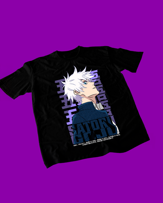 Polera negra Jujutsu Kaisen con diseño de Satoru Gojo