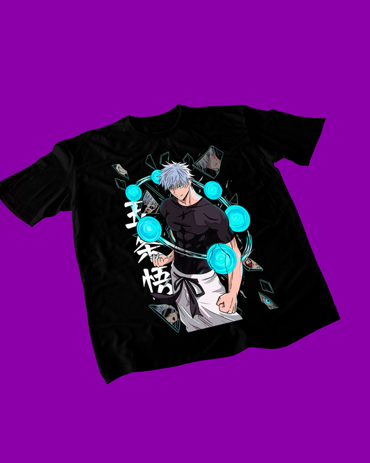 Polera negra Jujutsu Kaisen con diseño de Satoru Gojo