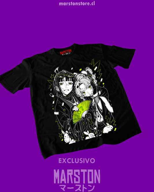 Polera negra de Ki ni Natteru Hito ga Otoko Janakatta con diseño de Mitsuki Koga