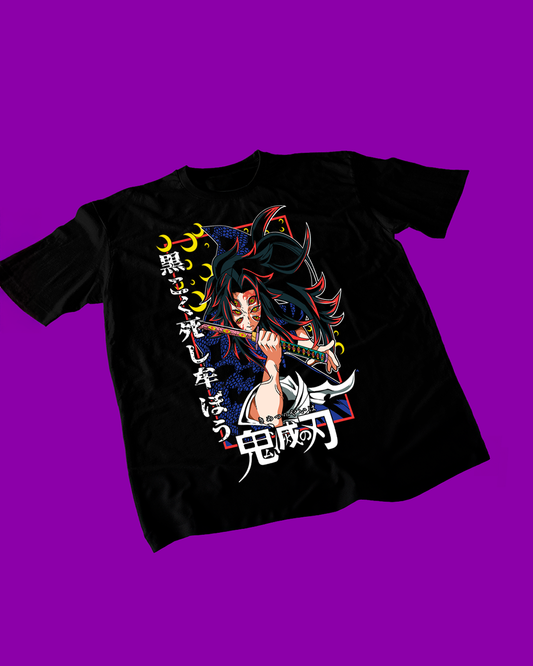 Polera negra Kimetsu no Yaiba Demon Slayer con diseño de Kokushibo