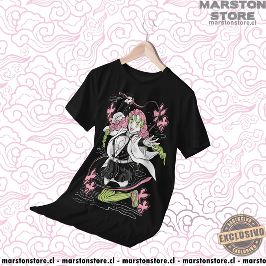 Polera negra Kimetsu no Yaiba Demon Slayer con diseño de Mitsuri Kanroji