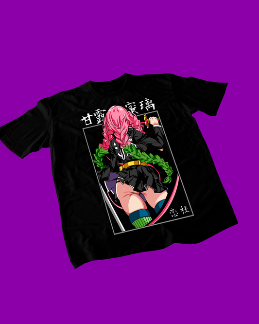 Polera negra Kimetsu no Yaiba Demon Slayer con diseño de Mitsuri Kanroji