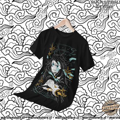 Polera negra Kimetsu no Yaiba Demon Slayer con diseño de Muichiro Tokito