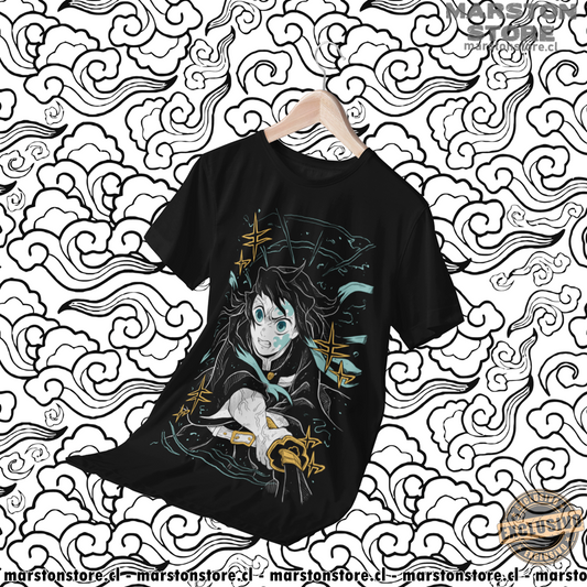 Polera negra Kimetsu no Yaiba Demon Slayer con diseño de Muichiro Tokito
