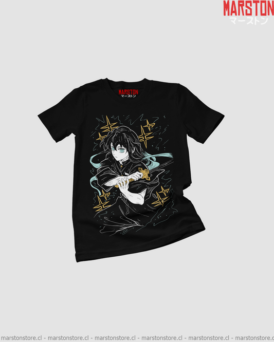 Polera negra Kimetsu no Yaiba Demon Slayer con diseño de Muichiro Tokito