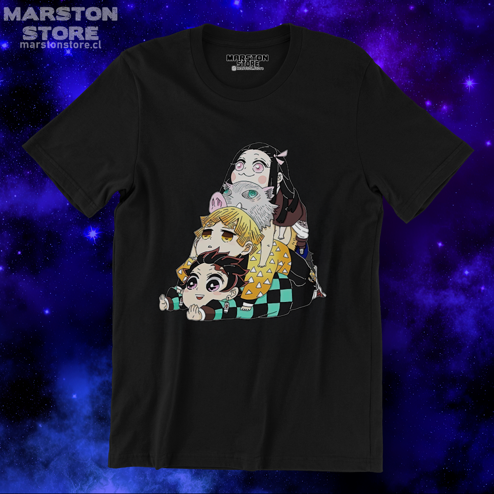Polera negra con diseño de Kimetsu no Yaiba Demon Slayer
