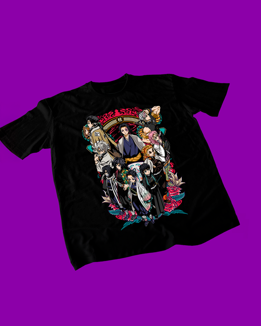 Polera negra con diseño de Kimetsu no Yaiba Demon Slayer