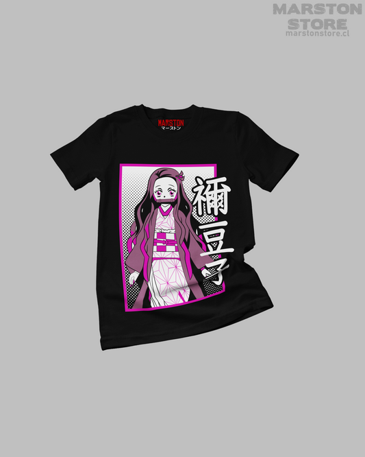 Polera negra Kimetsu no Yaiba Demon Slayer con diseño de Nezuko Kamado