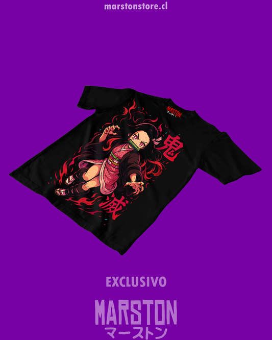 Polera negra Kimetsu no Yaiba Demon Slayer con diseño de Nezuko Kamado