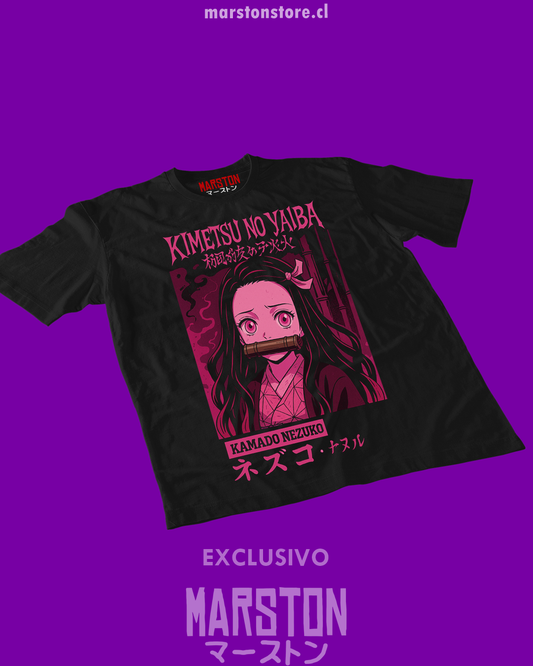 Polera negra Kimetsu no Yaiba Demon Slayer con diseño de Nezuko Kamado