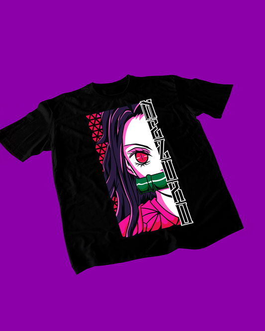Polera negra Kimetsu no Yaiba Demon Slayer con diseño de Nezuko Kamado