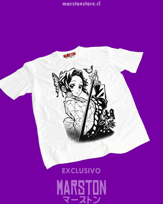 Polera blanca Kimetsu no Yaiba Demon Slayer con diseño de Shinobu Kocho