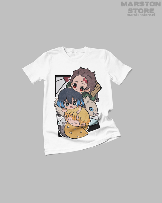 Polera blanca Kimetsu no Yaiba Demon Slayer con Tanjiro Kamado, Inosuke Hashibira y Zenitsu Agatsuma
