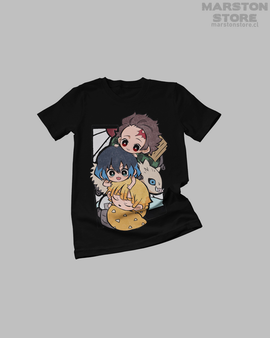Polera negra Kimetsu no Yaiba Demon Slayer con Zenitsu Agatsuma, Tanjiro Kamado e Inosuke Hashibira