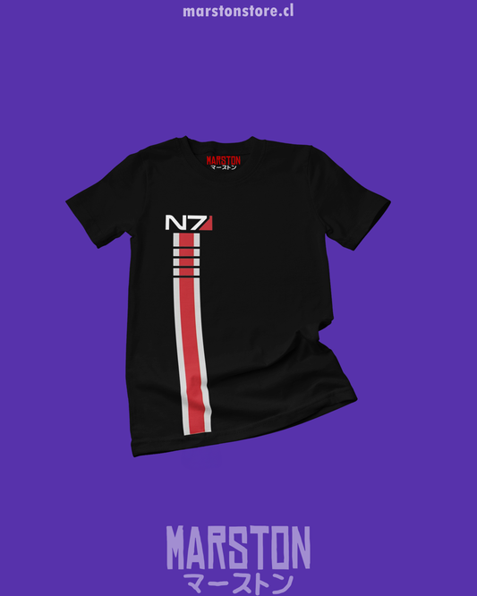 Polera blanca Mass Effect con diseño N7