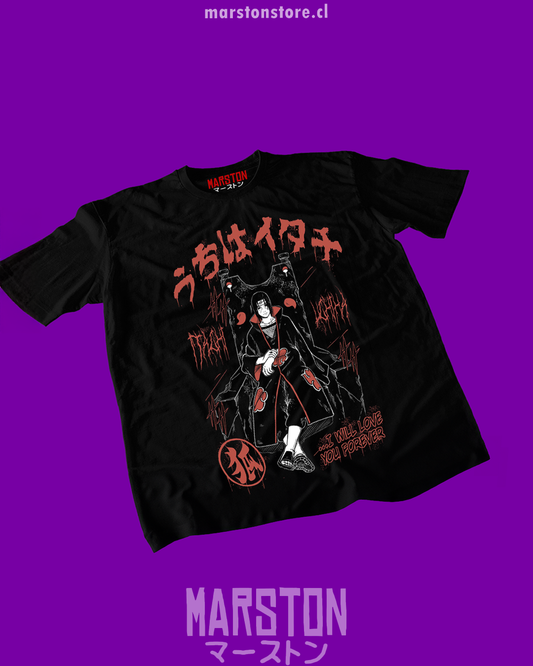 Polera negra Naruto con diseño de Itachi Uchiha