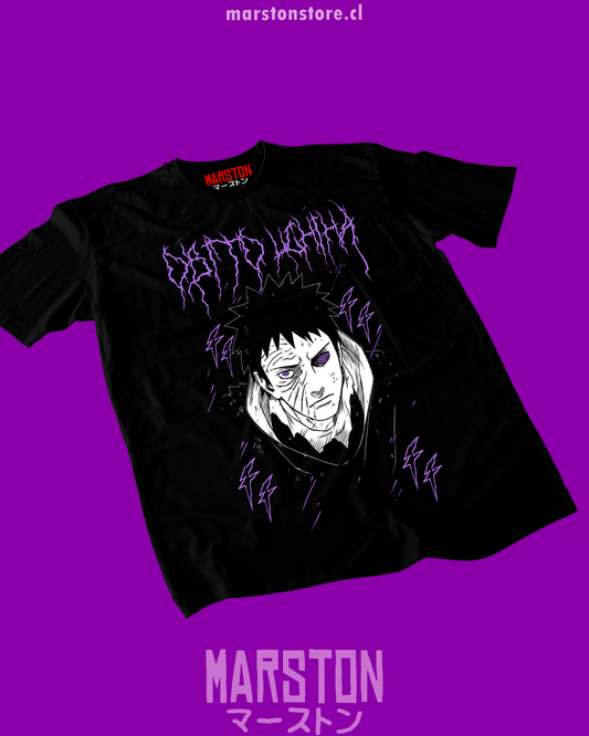Polera negra Naruto con diseño de Obito Uchiha