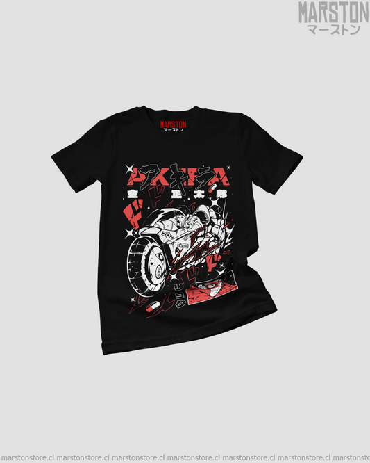 Polera negra de Akira con Shotaro Kaneda