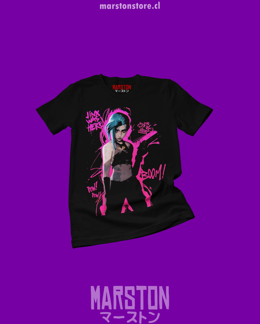 Polera negra de Arcane con Jinx