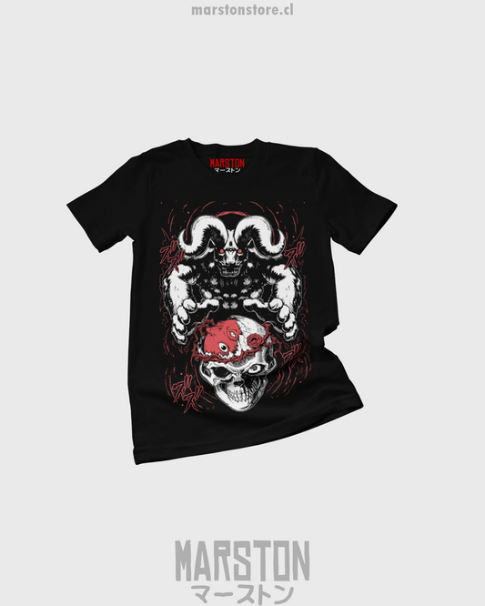 Polera negra de Berserk con diseño inspirado en el manga