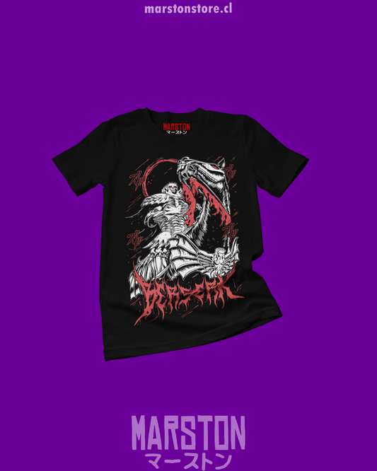 Polera negra de Berserk con diseño inspirado en el manga