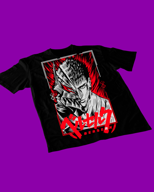 Polera negra de Berserk con diseño de Guts