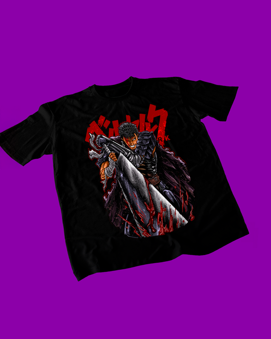 Polera negra de Berserk con diseño de Guts
