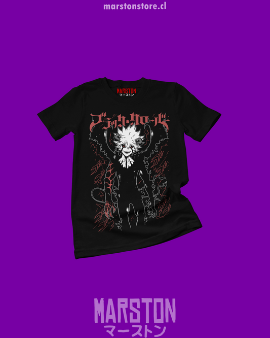 Polera negra de Black Clover con Asta
