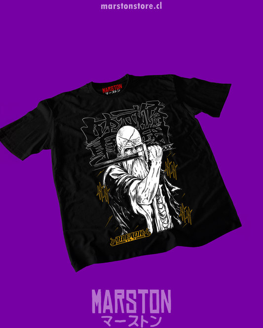 Polera negra de Bleach con diseño anime