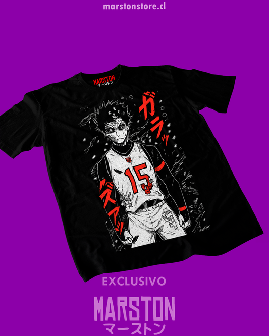 Polera negra de Blue Lock con Yoichi Isagi