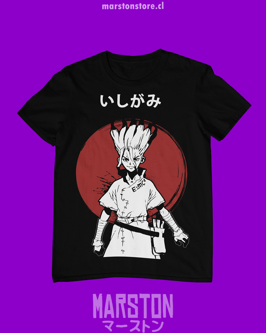 Polera negra de Dr. Stone con Senku Ishigami
