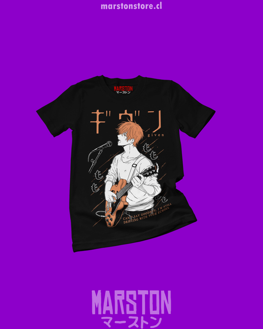 Polera negra de Given