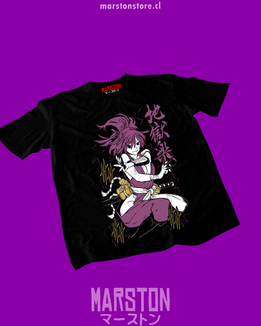 Polera negra de Hell's Paradise con Yuzuriha