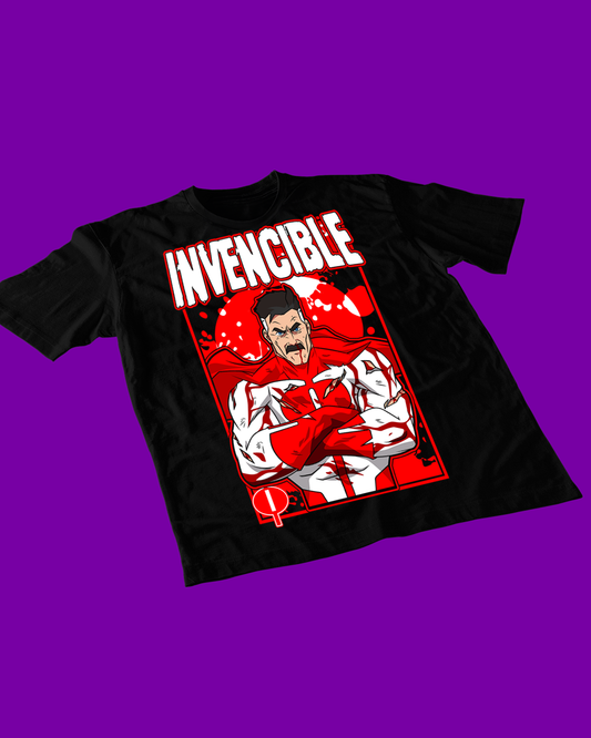 Polera negra de Invincible con Omni-Man
